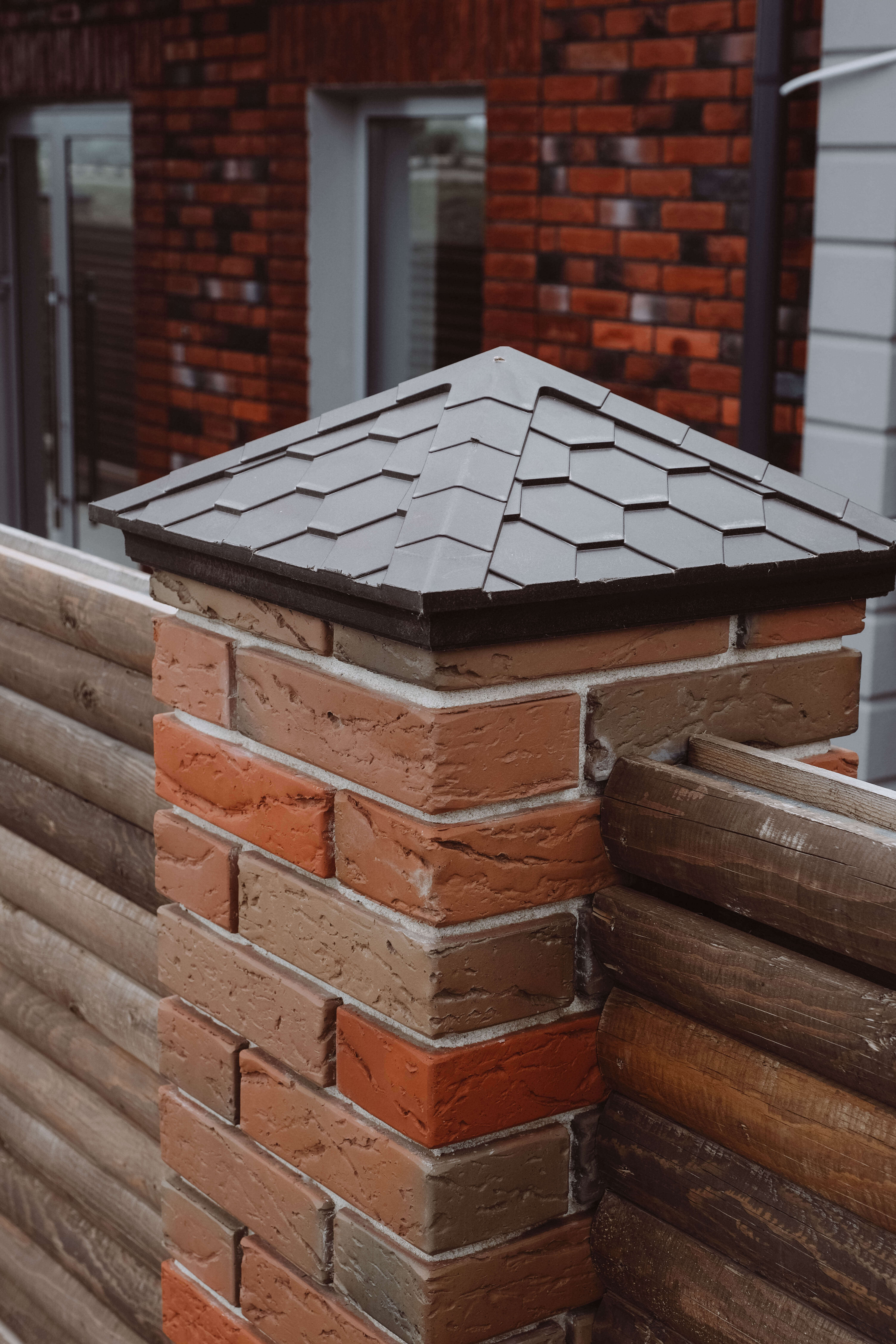 Колпак Zking Эверест Коричневый на столб 1.5х1.5 кирпича (390х390мм) в Кургане фото