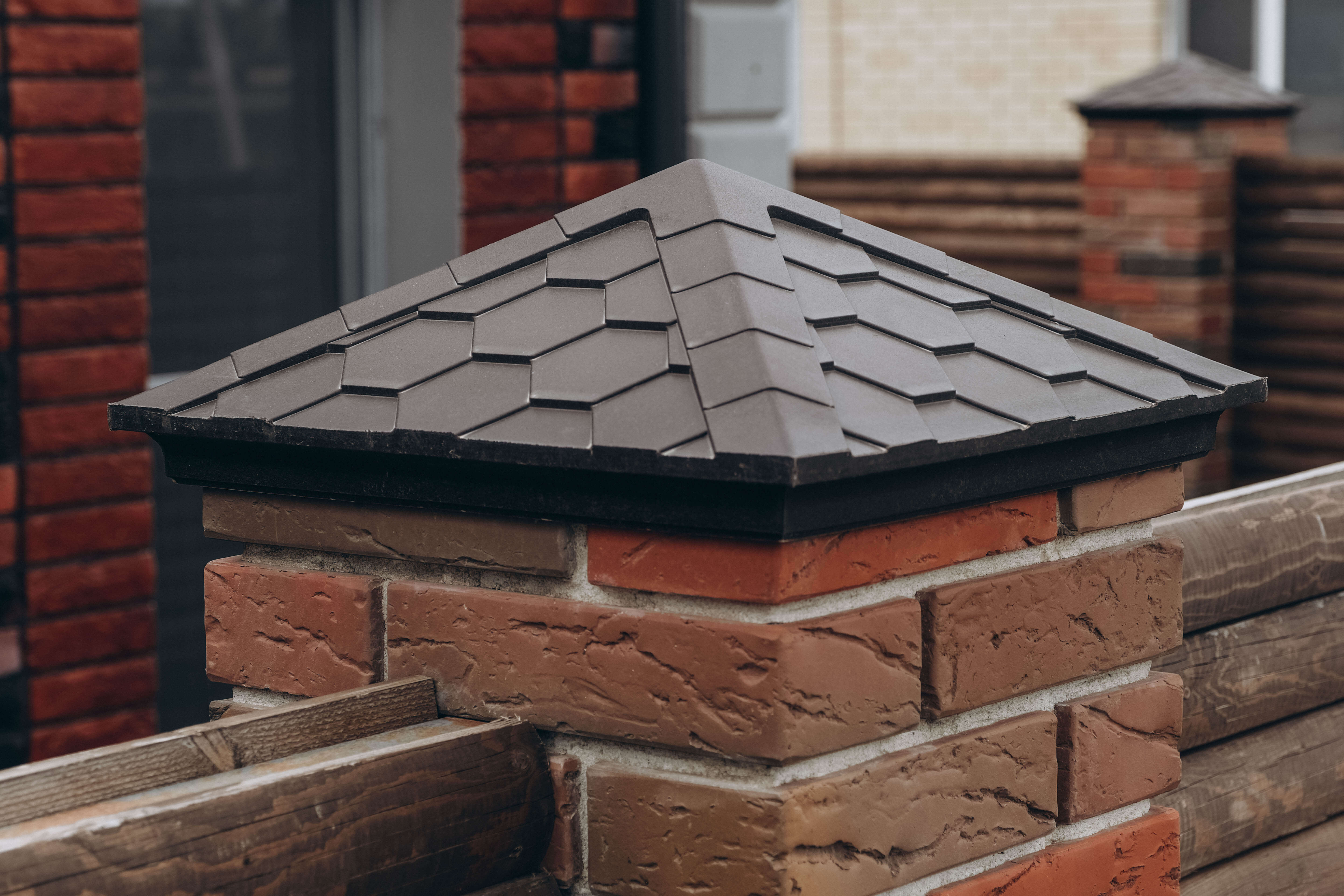 Колпак Zking Эверест Коричневый на столб 1.5х1.5 кирпича (390х390мм) в Кургане фото